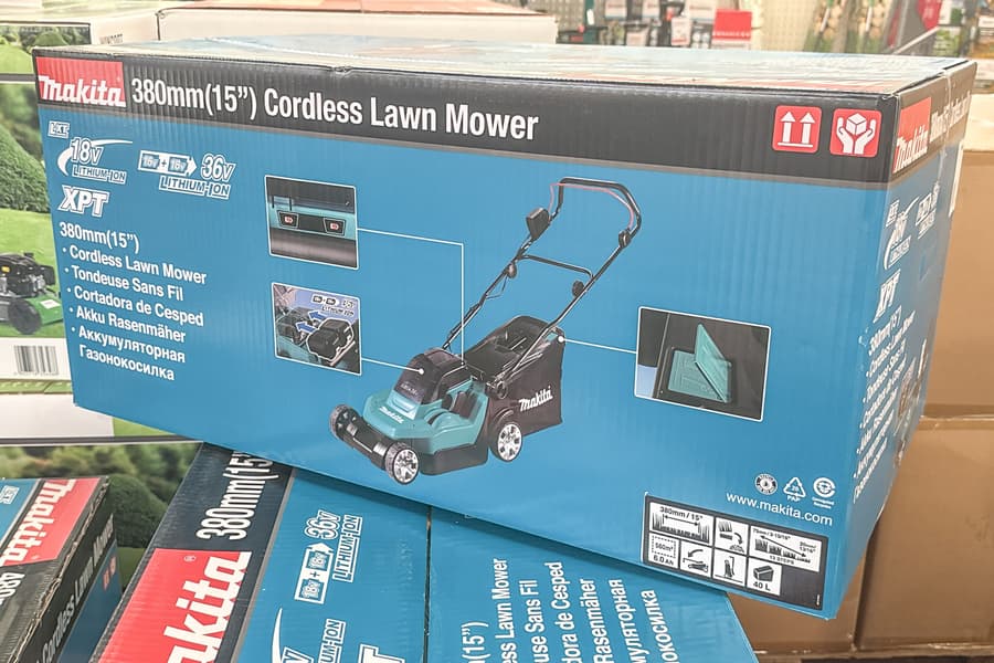 Akku Rasenmäher Makita DLM382